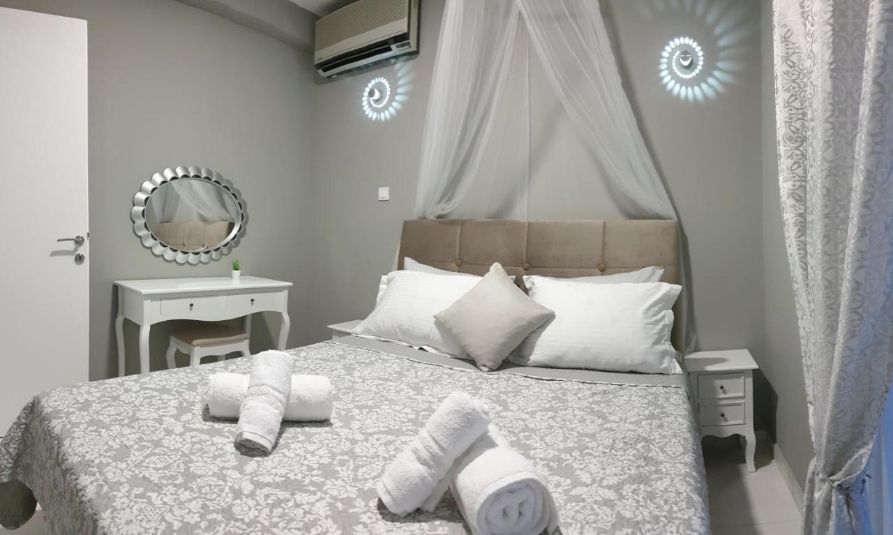 Diamond Lux Apartment Palaiontsiflikion Exterior foto